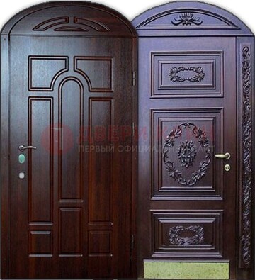 Стильная железная арочная дверь с декоративным элементом ДА-24 в Кингисеппе