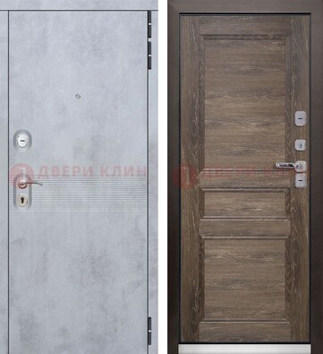 Серая металлическая дверь с МДФ коричневого цвета ДМ-304 в Яхроме