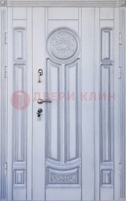 Белая двухстворчатая дверь с массивом дуба ДМД-72 в Яхроме
