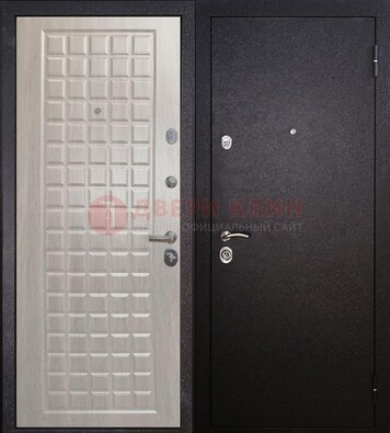 Черная входная дверь с порошковым покрытием ДП-206 в Яхроме