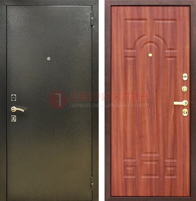 Входная темно-серая дверь с порошковой отделкой и МДФ Миланский орех ДП-281 в Яхроме