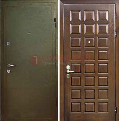 Зеленая входная дверь с порошковым окрасом ДП-64 в Воскресенске