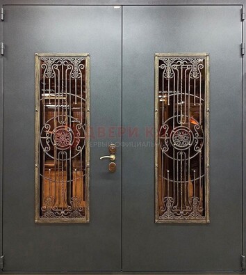 Входная металлическая парадная дверь со стеклом и ковкой ДПР-81 в Яхроме
