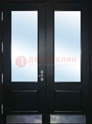 Черная двухстворчатая металлическая дверь со стеклом ДС-25 в Яхроме