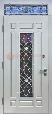 Белая железная дверь со стеклом и ковкой с верхней фрамугой ДСК-112 в Яхроме