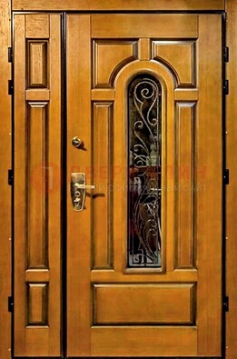 Распашная металлическая дверь со стеклом и ковкой для дома ДСК-152 в Яхроме