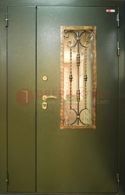 Стальная дверь со стеклом и ковкой ДСК-29 для квартиры в Яхроме
