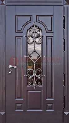 Темная уличная дверь с виноритом и стеклом с ковкой ДВТ-164 в Яхроме