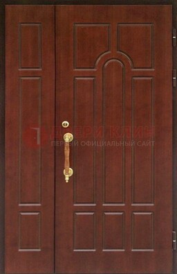 Стальная полуторная дверь для частного дома ПЛ-13 в Яхроме