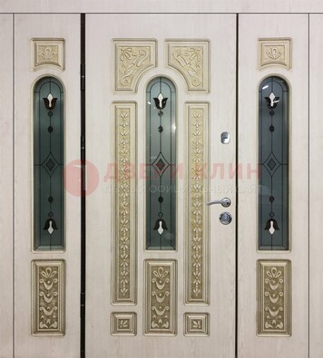Светлая железная дверь с МДФ и витражом ВЖ-34 в Яхроме