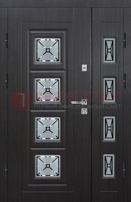 Чёрная двухстворчатая железная дверь с МДФ и витражом ВЖ-35 в Яхроме